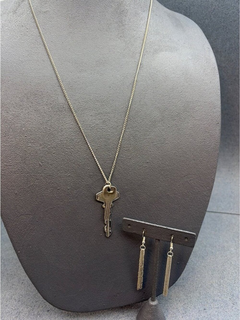 Key Pendant Necklace Tassel Earrings Set 27 In As Is Silver Chain Stylish Quirky